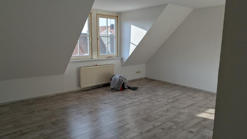 Dachgeschoßwohnung Calbe (Saale) - 2 Zimmer, 57 m&sup2;, 43.000&euro; | Angebot:24688385