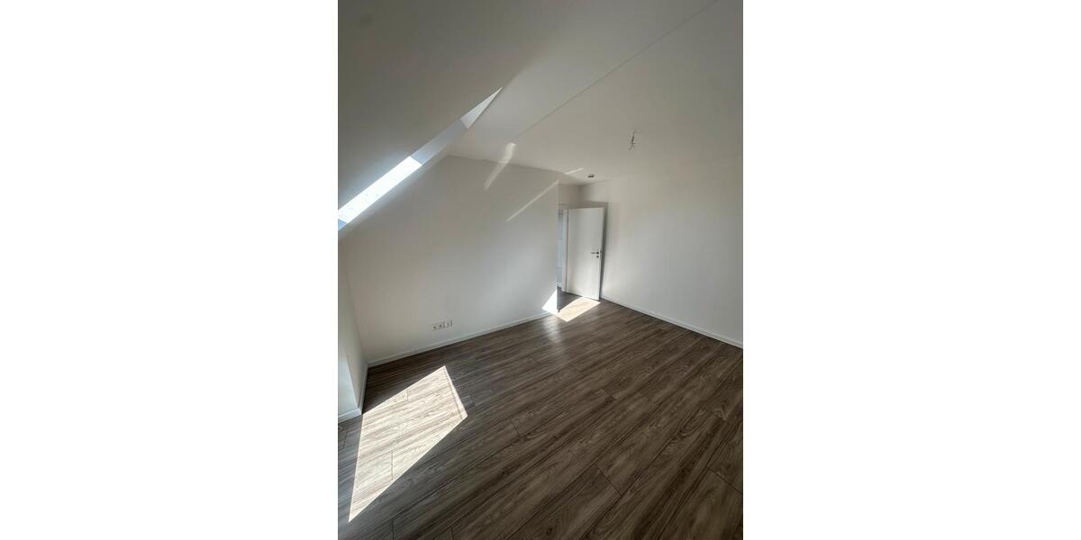 Etagenwohnung Magdeburg Alt Olvenstedt - 3 Zimmer, 90 m&sup2;, 1.350&euro; | Angebot:26463262