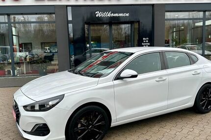 Hyundai i30 73.588 km 13.950 &euro; Magdeburg 39112