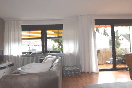 Helle Wohnung mit Balkon in ruhiger Lage
