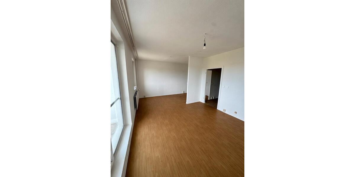 Etagenwohnung Schönebeck (Elbe) - 4 Zimmer, 65 m&sup2;, 429&euro; | Angebot:26130062