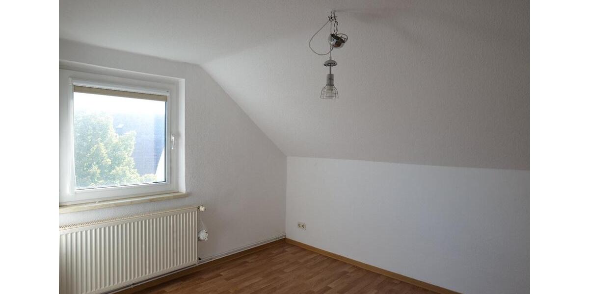 Dachgeschoßwohnung Calbe (Saale) - 2 Zimmer, 36 m&sup2;, 386&euro; | Angebot:12154952