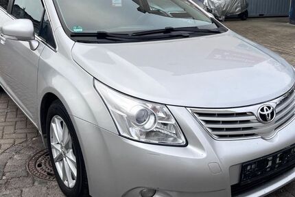 Toyota Avensis 288.000 km 2.990 &euro; Magdeburg 39112