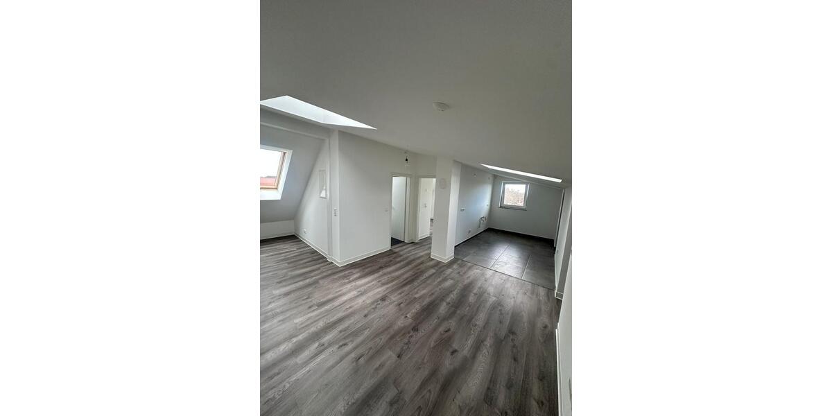 Dachgeschoßwohnung Magdeburg Großer Silberberg - 2 Zimmer, 70 m&sup2;, 700&euro; | Angebot:25551045