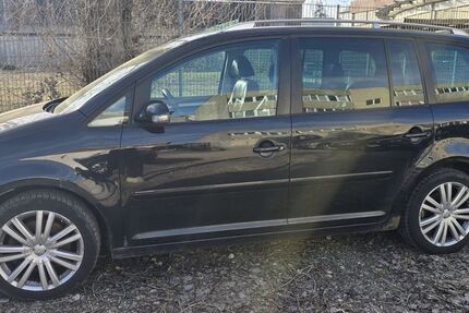 VW Touran 397.122 km 1.300 &euro; Magdeburg 39130