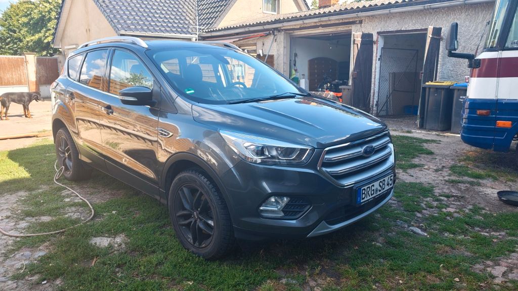 Ford Kuga 122.300 km 13.900 &euro; Büden 39291