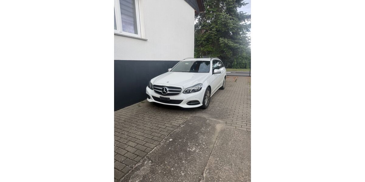 Mercedes-Benz E 220 205.000 km 13.490 &euro; Colbitz 39326