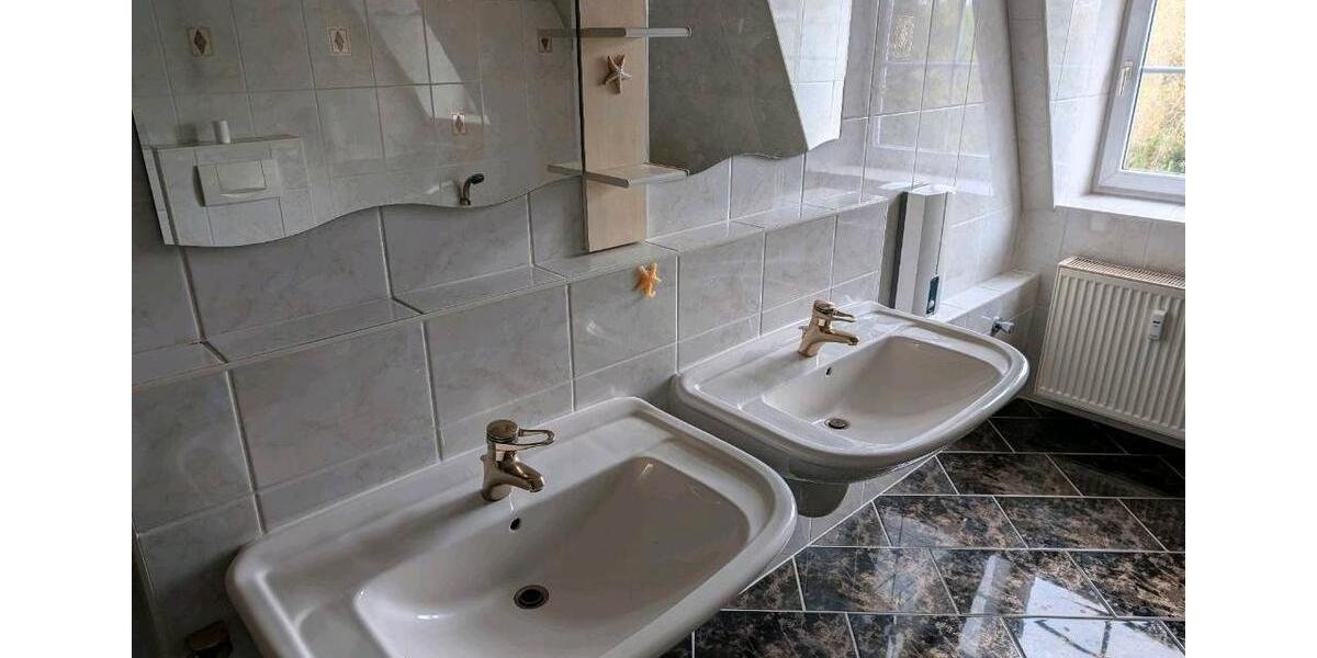 Dachgeschoßwohnung Magdeburg Lemsdorf - 4 Zimmer, 146 m&sup2;, 1.200&euro; | Angebot:26676914