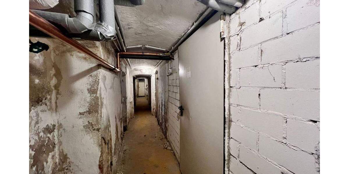 Denkmalgeschütztes Wohn-Geschäftshaus zur Entwicklung zimmer