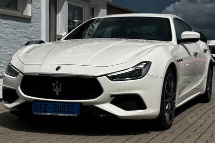 Maserati Ghibli 63.000 km 49.900 € Burg 39288
