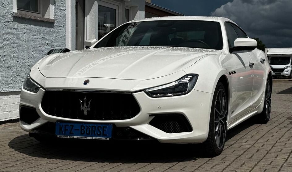 Maserati Ghibli 63.000 km 49.900 € Burg 39288