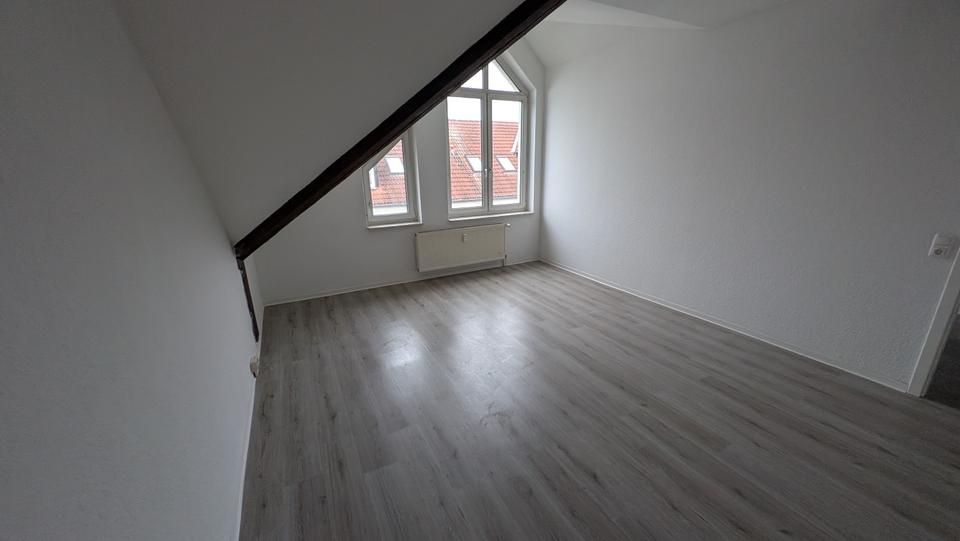 Dachgeschoßwohnung Magdeburg Leipziger Straße - 2 Zimmer, 80 m&sup2;, 475&euro; | Angebot:25540628