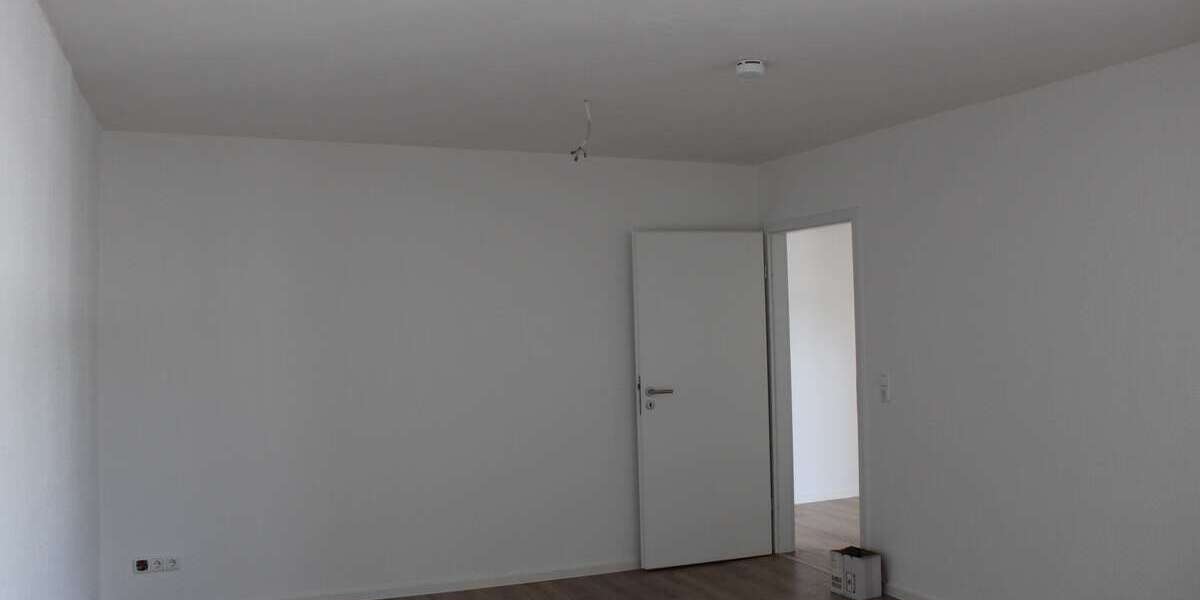 ruhige 4 Zimmer-Wohnung im Hinterhaus ***frisch renoviert*** mit Balkon - Dachgeschoßwohnung Magdeburg Sudenburg | Angebot:10983288