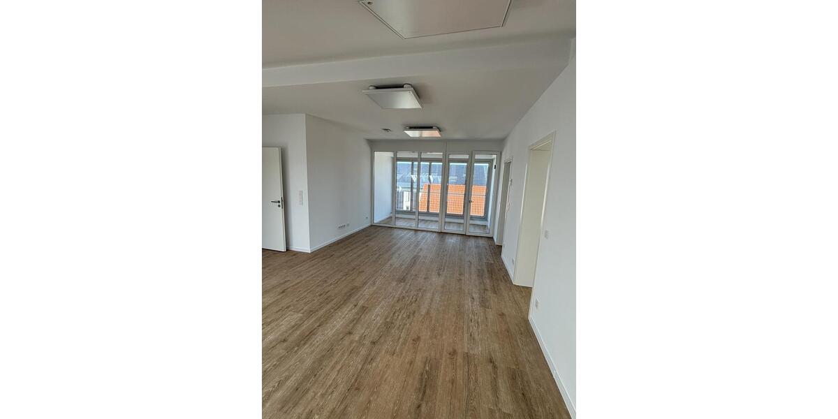 Dachgeschoßwohnung Barleben - 4 Zimmer, 111 m&sup2;, 1.557&euro; | Angebot:24866476