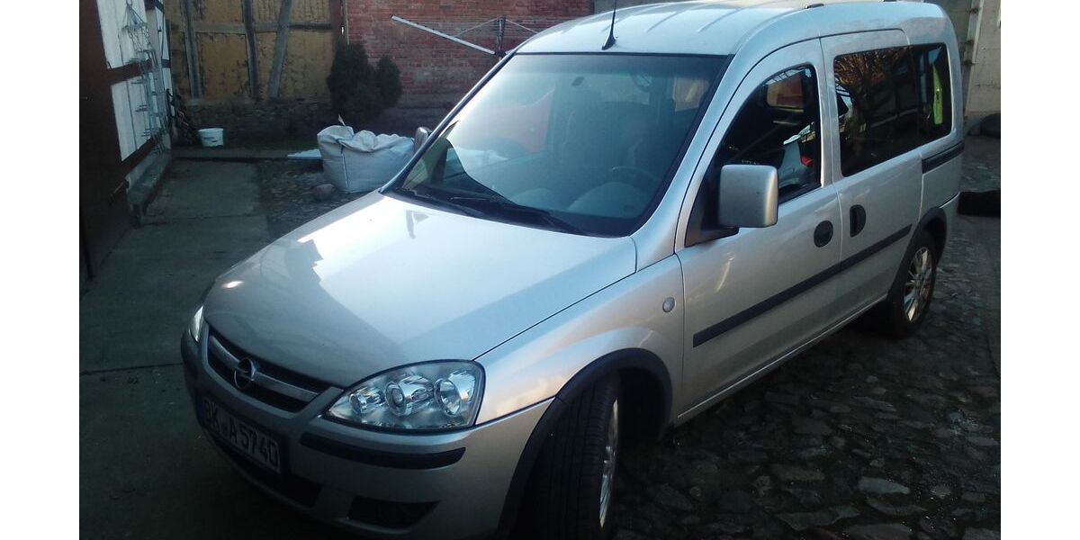 Opel Combo 114.000 km 5.100 &euro; Angern 39326