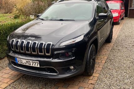 Jeep Cherokee 213.000 km 8.500 &euro; Egeln 39435