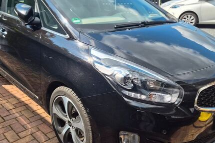 Kia Carens 143.000 km 6.800 &euro; Theeßen 39291