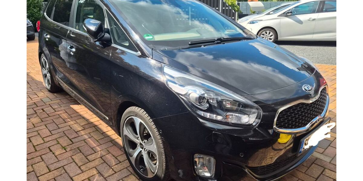Kia Carens 143.000 km 6.800 &euro; Theeßen 39291