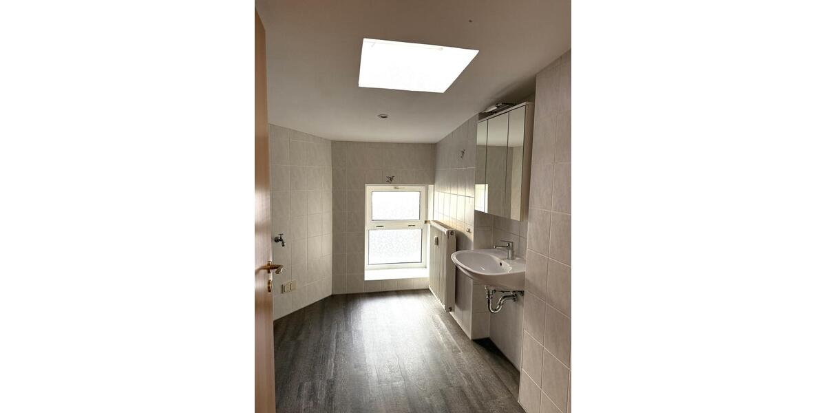 Dachgeschoßwohnung Magdeburg Nordwest - 2 Zimmer, 65 m&sup2;, 500&euro; | Angebot:24979177