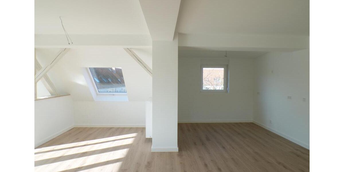 Dachgeschoßwohnung Magdeburg Nordwest - 4 Zimmer, 124 m&sup2;, 1.364&euro; | Angebot:24255460