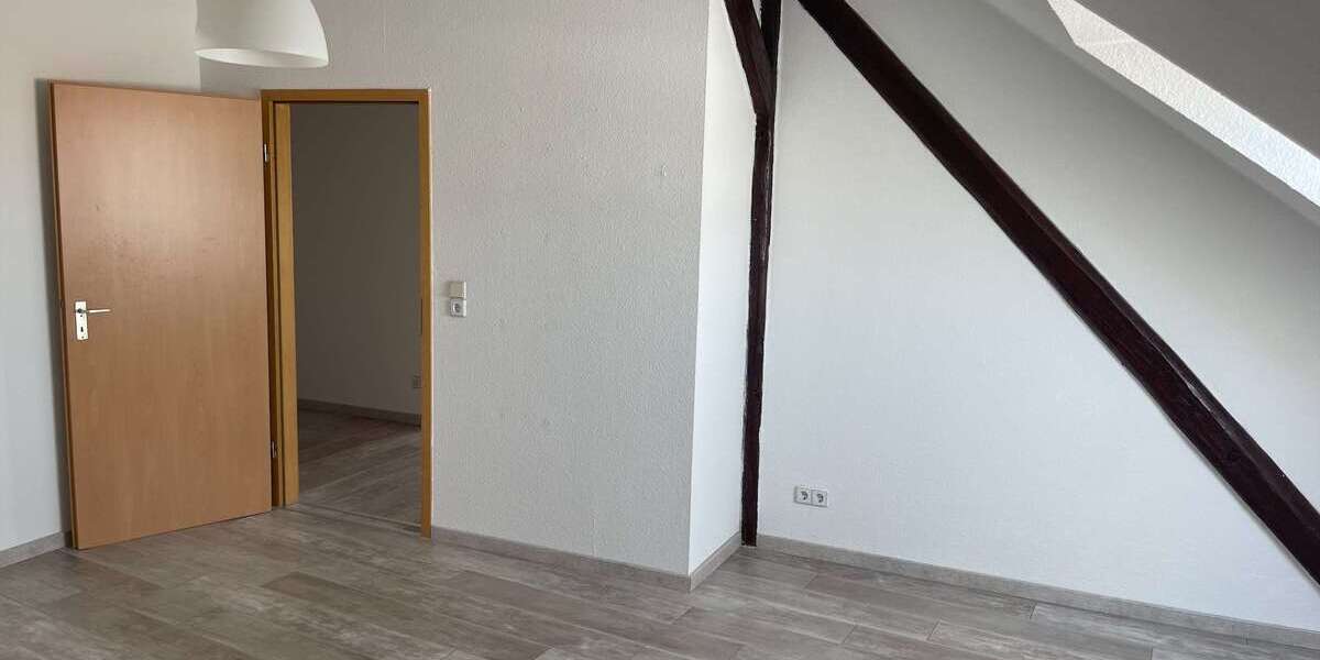 *** Tolle Dachgeschosswohnung direkt bezugsfertig, 2er WG geeignet *** mit Einbauküche - Dachgeschoßwohnung Magdeburg Neue Neustadt | Angebot:8125640