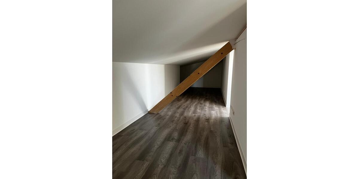 Dachgeschoßwohnung Magdeburg Großer Silberberg - 2 Zimmer, 70 m&sup2;, 700&euro; | Angebot:25551045