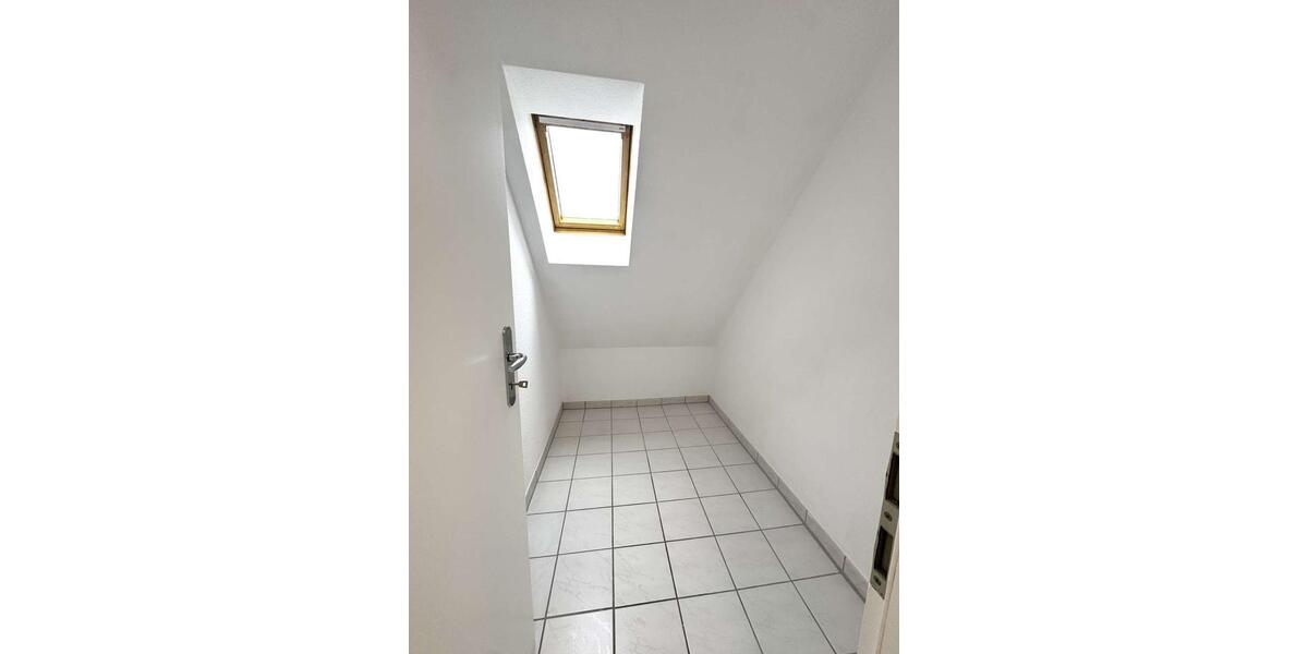 Dachgeschoßwohnung Magdeburg - 3 Zimmer, 85 m&sup2;, 939&euro; | Angebot:26490817