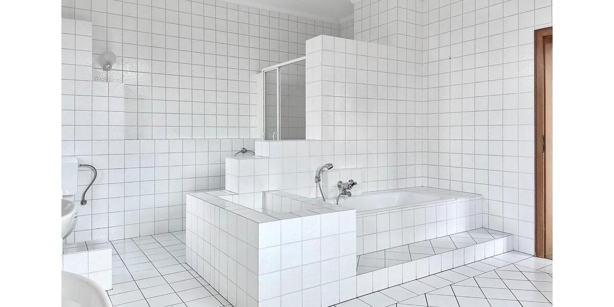 Heimwerker aufgepasst! Schöne Gründerzeit-Villa voller Potenzial! 17 zimmer