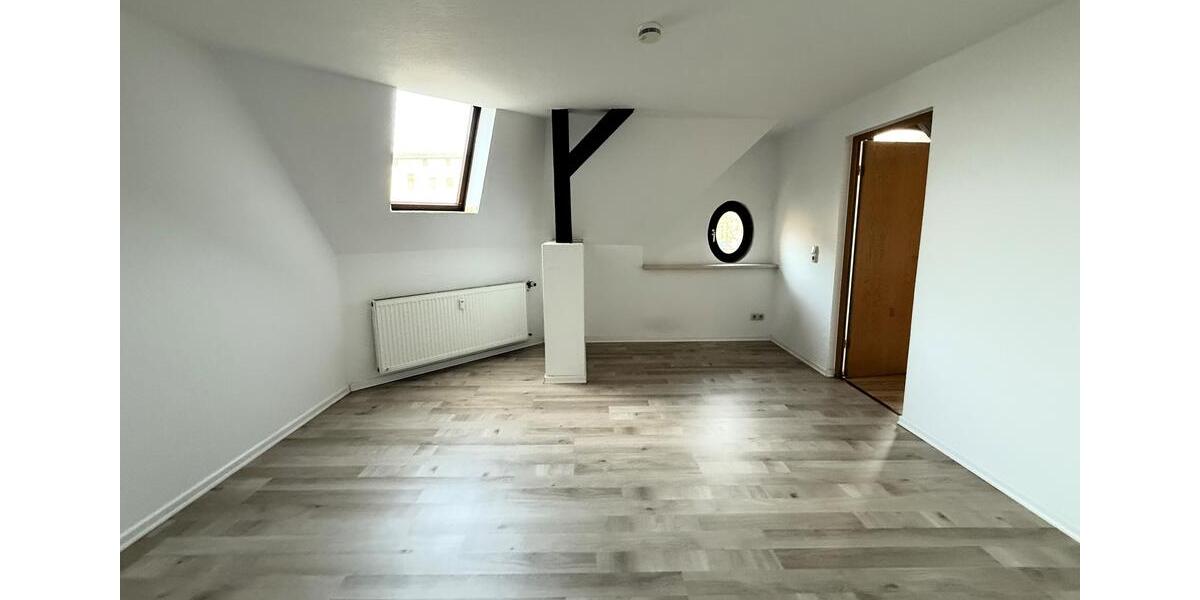 Dachgeschoßwohnung Magdeburg Nordwest - 2 Zimmer, 65 m&sup2;, 500&euro; | Angebot:24979177