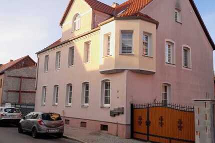 Schickes Mehrfamilienhaus in Oscherleben mit großem Grundstück 10 zimmer