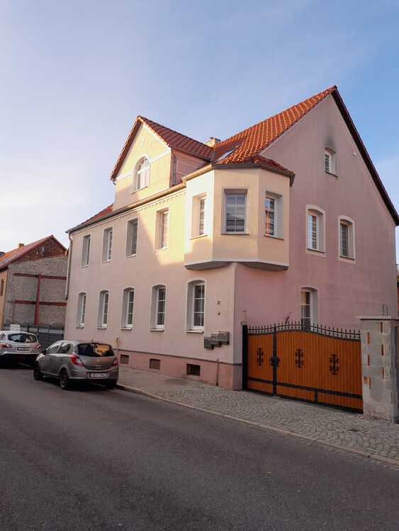 Schickes Mehrfamilienhaus in Oscherleben mit großem Grundstück 10 zimmer