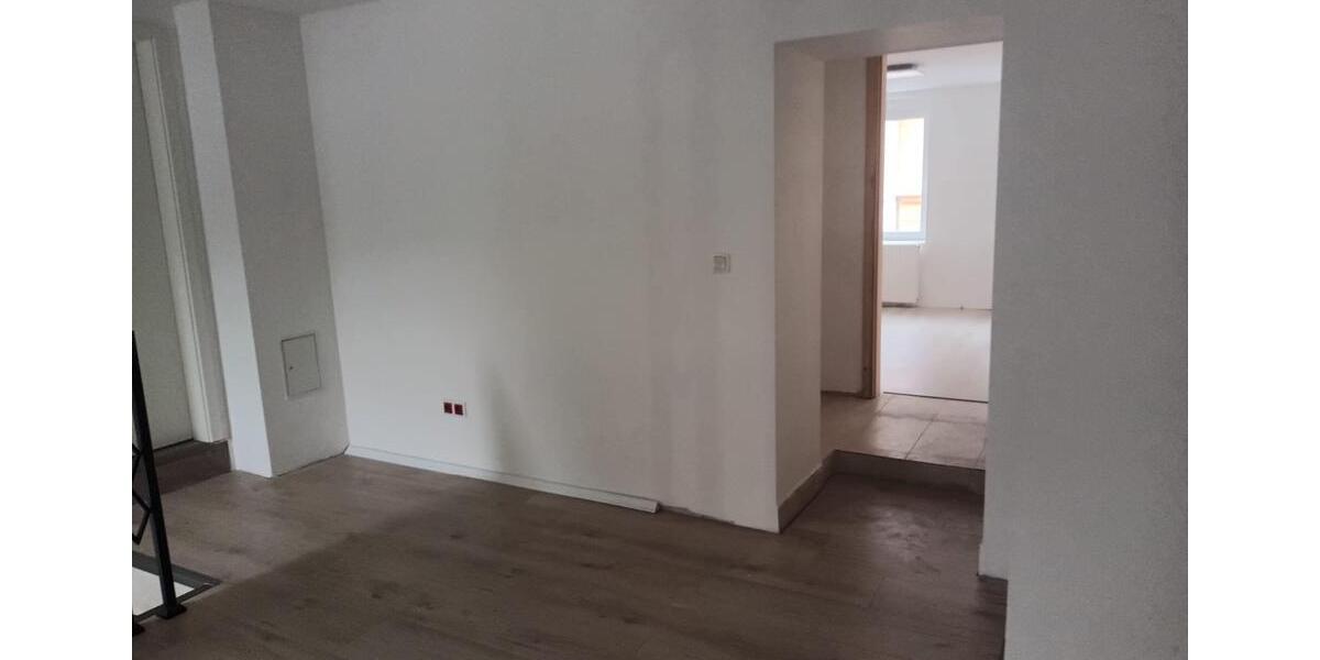 Reihenhaus Egeln - 8 Zimmer, 274 m&sup2;, 350.000&euro; | Angebot:25252989