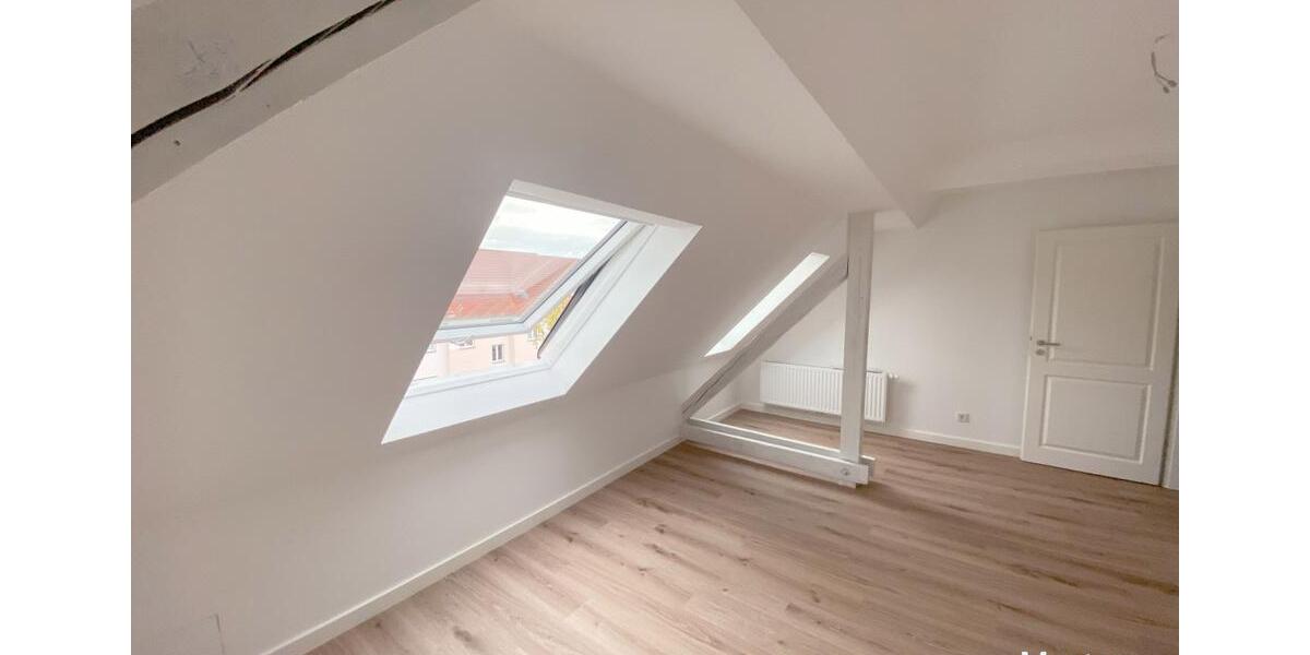 Dachgeschoßwohnung Magdeburg Nordwest - 4 Zimmer, 105 m&sup2;, 1.260&euro; | Angebot:25789821