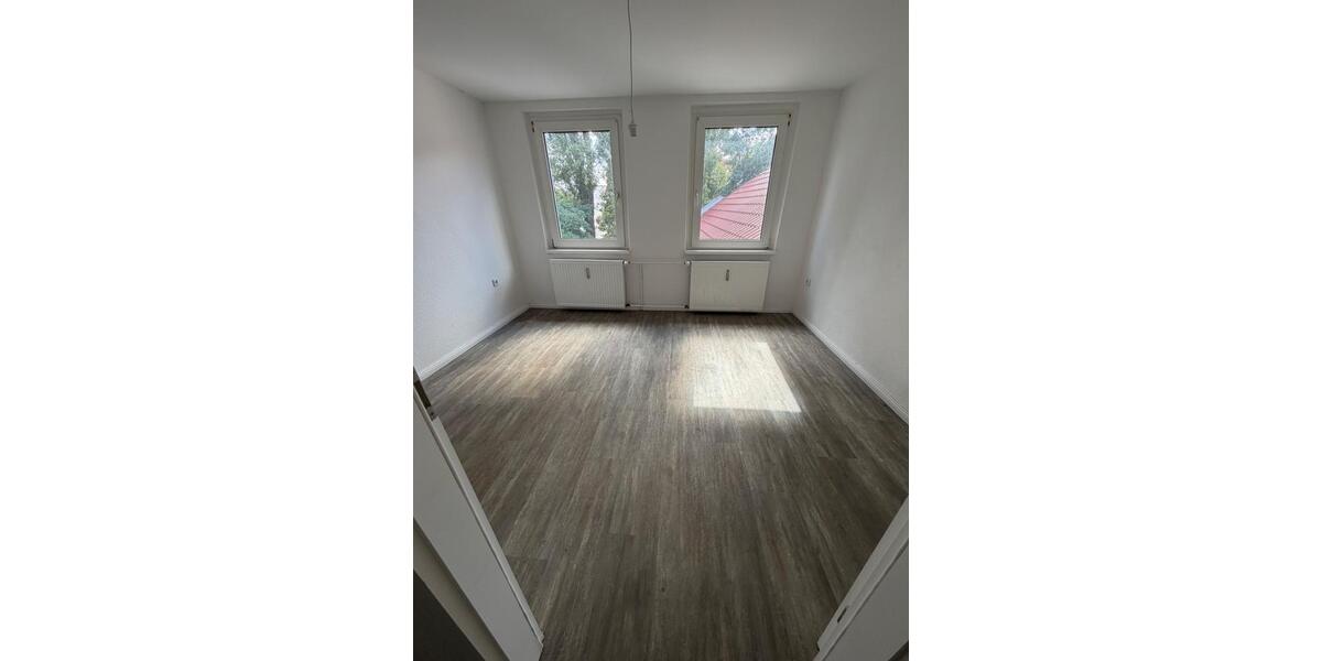 Dachgeschoßwohnung Magdeburg Leipziger Straße - 2.5 Zimmer, 64 m&sup2;, 400&euro; | Angebot:27532906