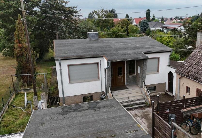 Einfamilienhaus mit viel Nebengelaß zimmer