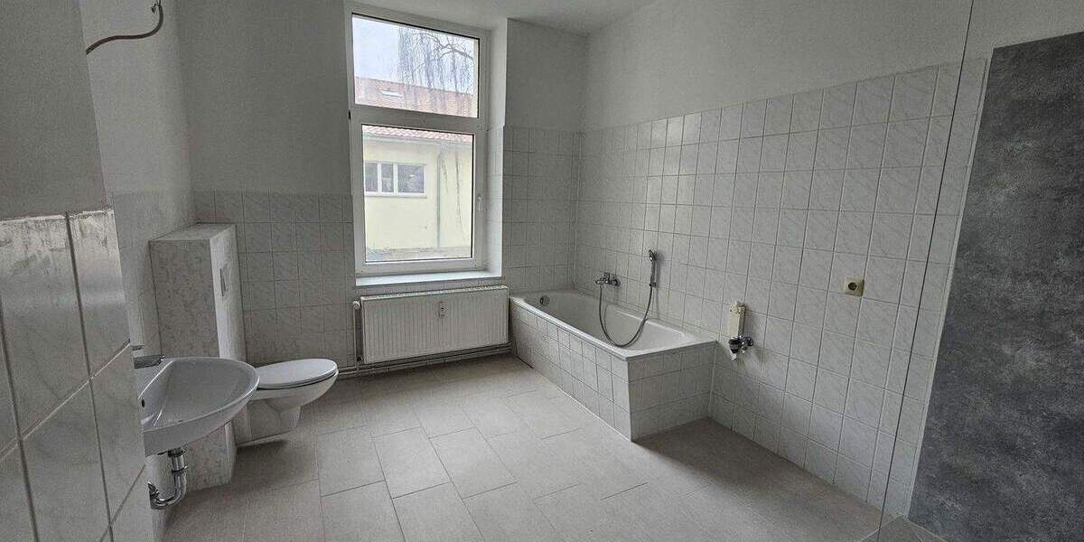 Etagenwohnung Magdeburg Stadtfeld Ost - 3 Zimmer, 92 m&sup2;, 910&euro; | Angebot:26167358
