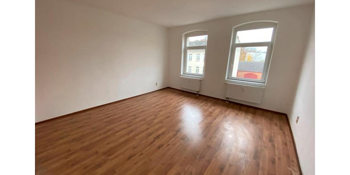Hier zieht das Glück ein – geräumige Wohnung mit Wohlfühlgarantie unweit der Elbwiesen! 4 zimmer
