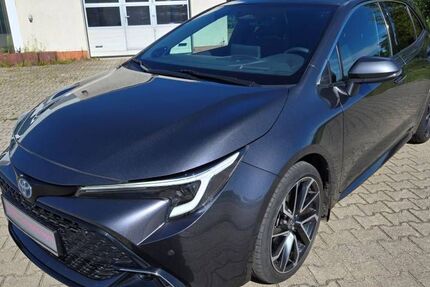 Toyota Corolla 35.789 km 24.495 &euro; Burg 39288