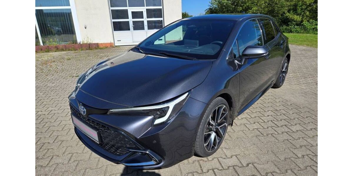 Toyota Corolla 35.789 km 24.495 &euro; Burg 39288