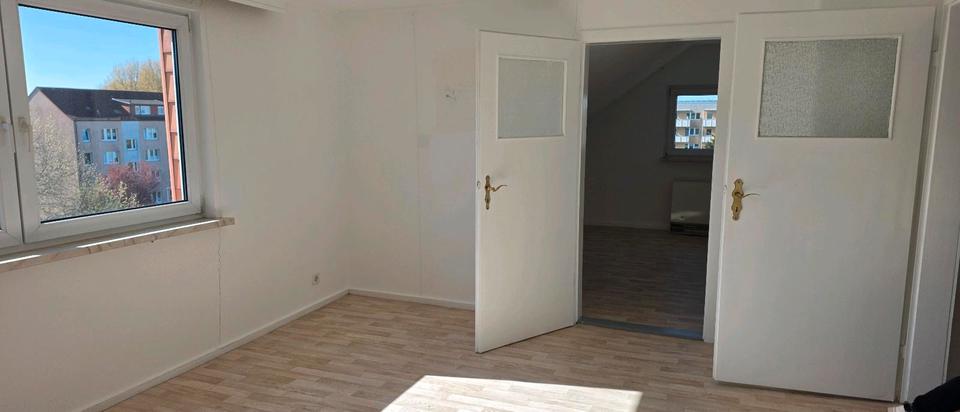 Dachgeschoßwohnung Schönebeck (Elbe) Pretzien - 3 Zimmer, 44 m&sup2;, 576&euro; | Angebot:26398077