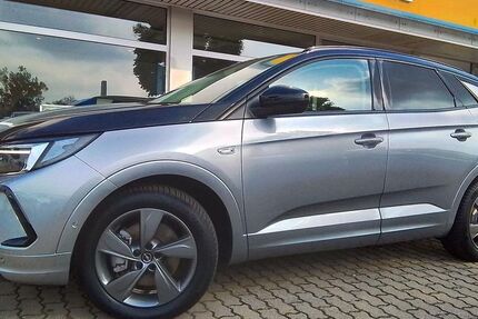 Opel Grandland (X) 16.556 km 31.780 &euro; Schönebeck (Elbe) 39218