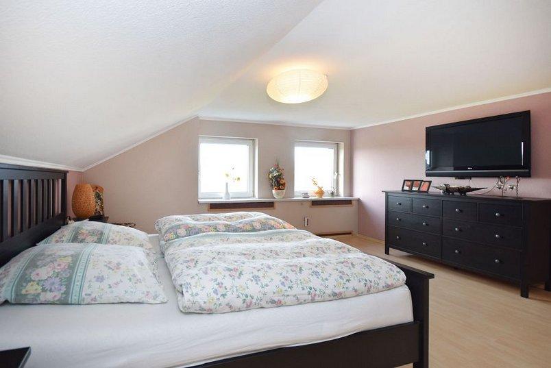 Einfamilienhaus Oschersleben (Bode) - 8 Zimmer, 260 m&sup2;, 320.000&euro; | Angebot:27027654