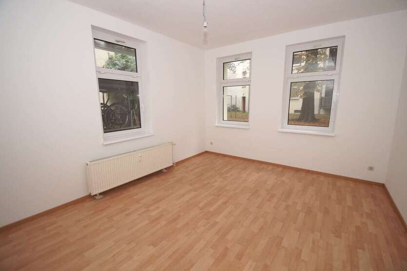 2-Zimmer-Wohnung im Hinterhaus mit viel zusätzlichem Platz im Untergeschoß 2 zimmer