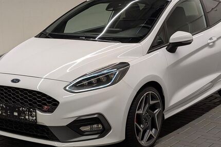 Ford Fiesta 42.900 km 17.980 € Langenweddingen 39171