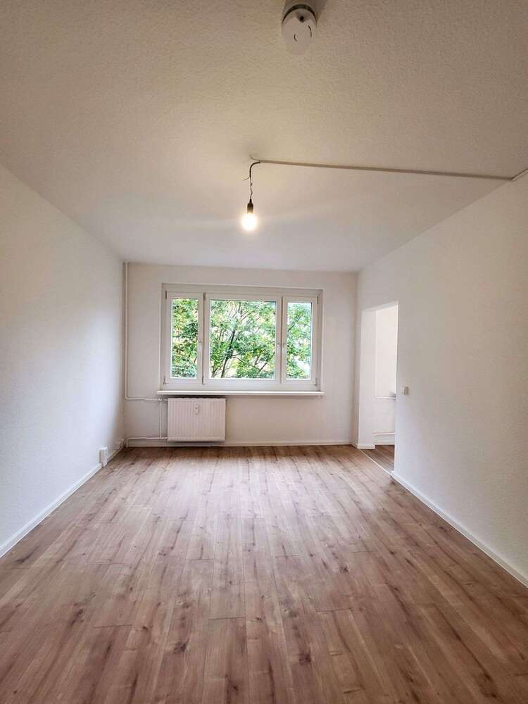 Wohnung zum Mieten in Magdeburg 365 € 42 m²
