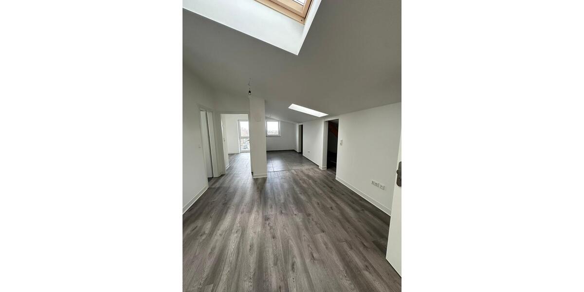 Dachgeschoßwohnung Magdeburg Großer Silberberg - 2 Zimmer, 70 m&sup2;, 700&euro; | Angebot:25551045