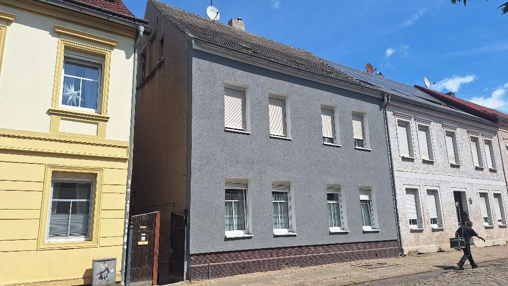 Einfamilienhaus Sachsen-Anhalt - Burg Burg - 7 Zimmer, 168 m&sup2;, 115.000&euro; | Angebot:26996030
