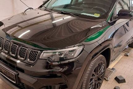 Jeep Compass 43.973 km 28.970 € Zerbst / Anhalt 39261