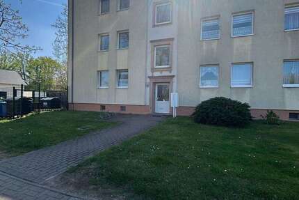 Wohnung Calbe - 3 Zimmer, 61 m&sup2;, 430&euro; | Angebot:26402406
