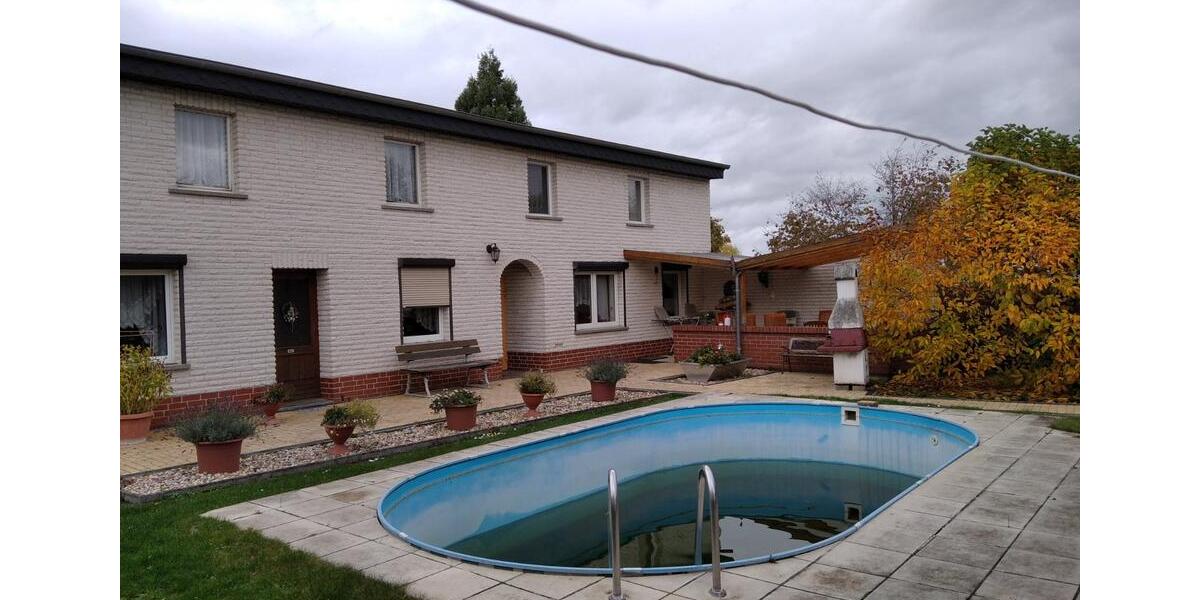 Haus in Möser mit großem Grundstück zu verkaufen! 2 zimmer